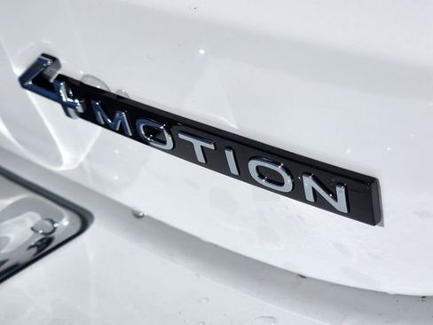 New 2026 Volkswagen Tiguan SE image 10