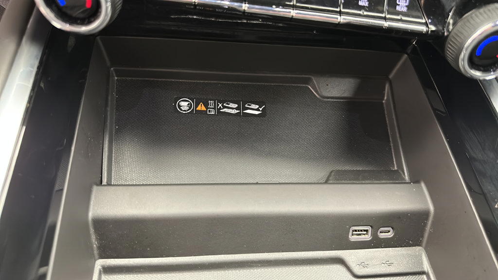Used 2025 Chevrolet Tahoe Premier AWD/4WD image 20