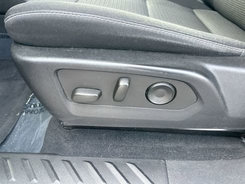 Used 2024 GMC Canyon Elevation w/ Convenience Package image 22