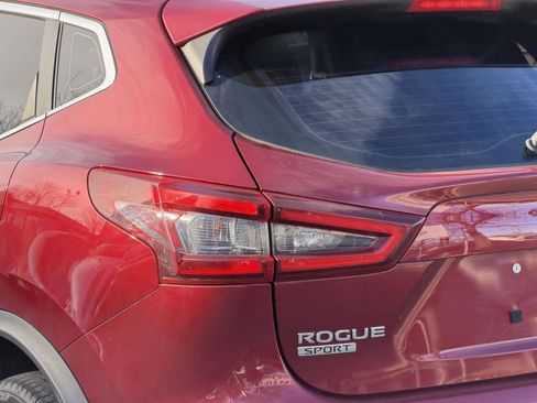 Used 2020 Nissan Rogue Sport SV image 11