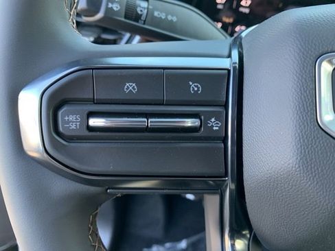 New 2025 GMC Canyon AT4 image 19