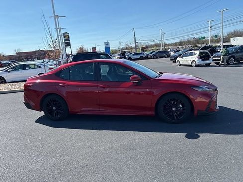 Certified 2025 Toyota Camry SE image 4