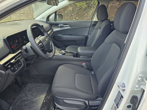 New 2026 Kia Sportage LX image 5