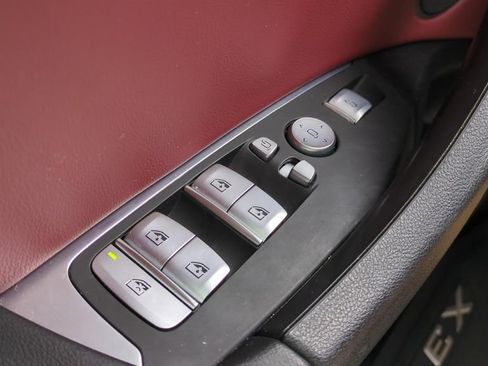 Used 2023 BMW X3 sDrive30i w/ M Sport Package image 21