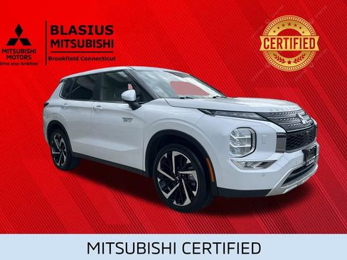 Used 2024 Mitsubishi Outlander 4WD Plug-In Hybrid image 1