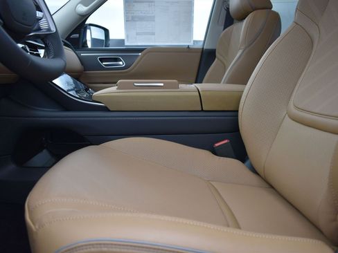 New 2026 INFINITI QX80 Luxe w/ Cargo Package image 13