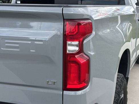 Used 2024 Chevrolet Silverado 1500 LT Trail Boss w/ Convenience Package II AWD/4WD image 11