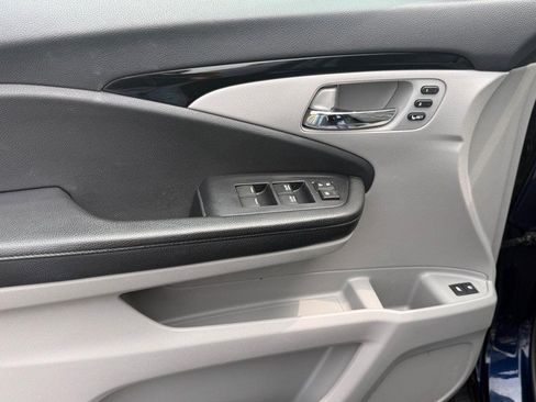 Used 2019 Honda Pilot Touring image 32