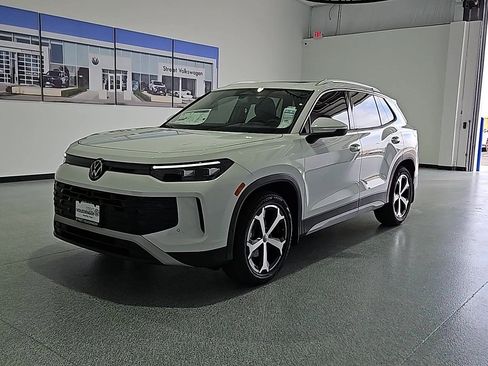 New 2026 Volkswagen Tiguan SE FWD image 5