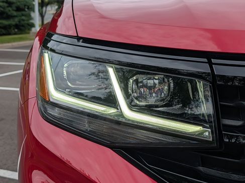 Certified 2023 Volkswagen Atlas SEL R-Line AWD/4WD image 16