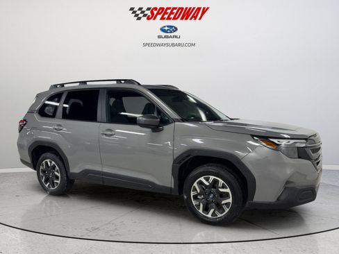 Used 2026 Subaru Forester Premium AWD/4WD image 2