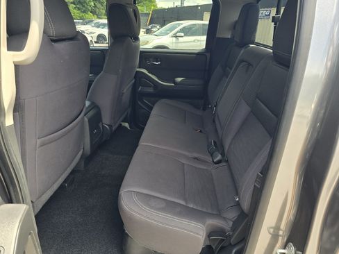Used 2022 Nissan Frontier SV RWD image 13