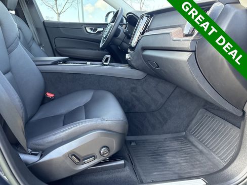 Used 2022 Volvo XC60 B5 Momentum w/ Protection Package Premier image 36