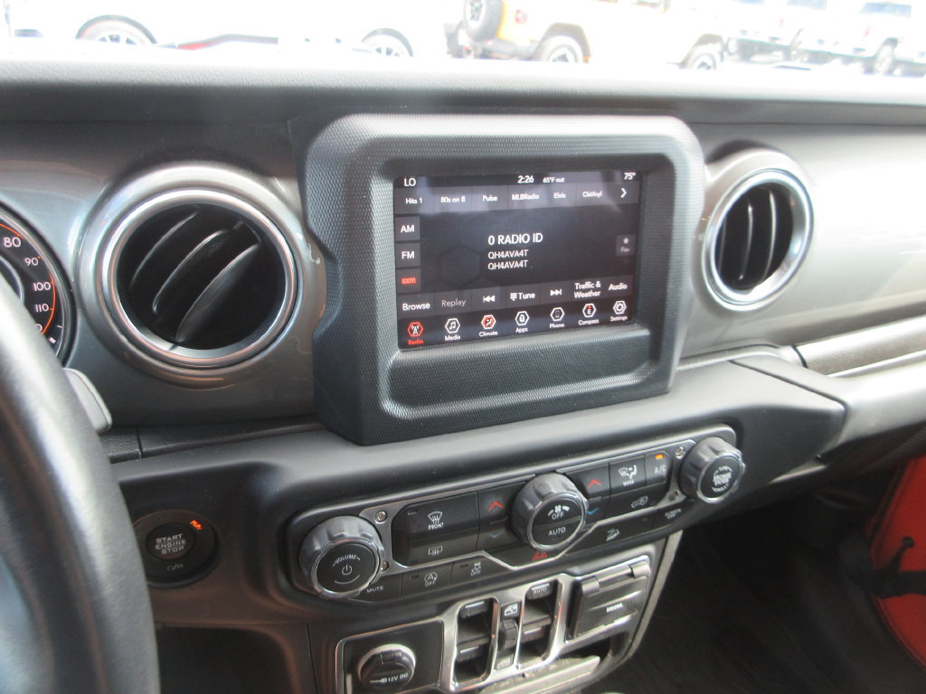 Used 2019 Jeep Wrangler Unlimited Sahara AWD/4WD image 21