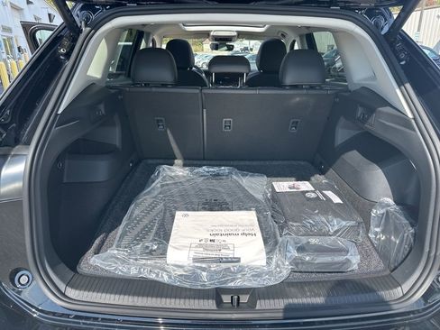 New 2025 Volkswagen Tiguan SE image 22