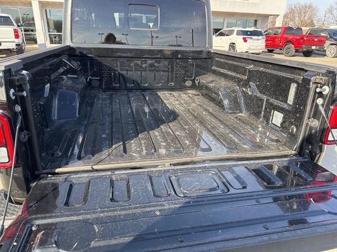 Used 2021 Jeep Gladiator Sport image 9