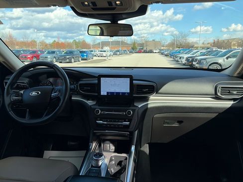 Used 2020 Ford Explorer XLT w/ Equipment Group 202A image 37