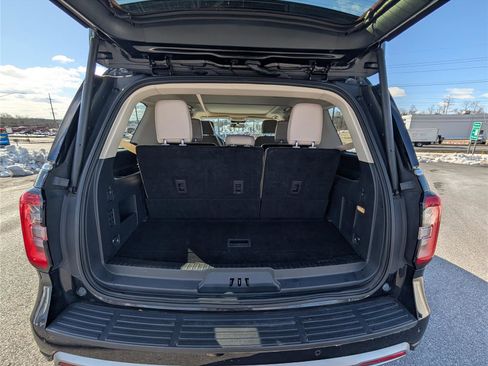 Used 2024 Ford Expedition Limited image 12