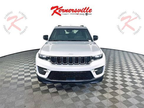 New 2025 Jeep Grand Cherokee Laredo X w/ Luxury Tech Group I image 2