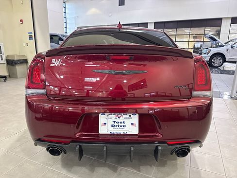 Used 2023 Chrysler 300 C image 6