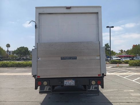 Used 2016 Chevrolet Express 3500 RWD image 7
