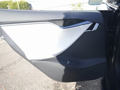 Used 2021 Tesla Model S Long Range Plus image 28