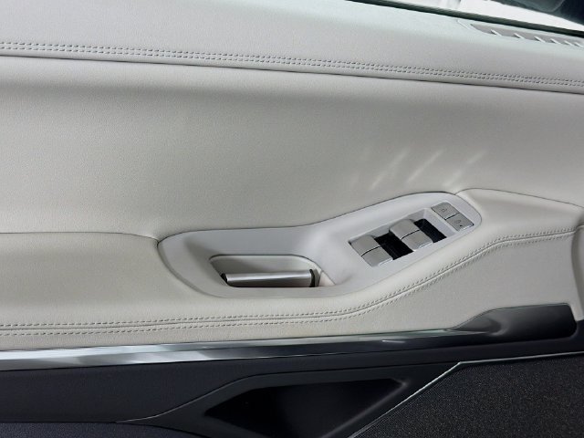 New 2026 Lincoln Navigator Reserve AWD/4WD image 18