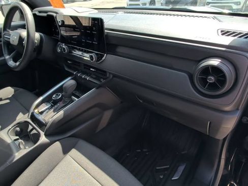Used 2023 Chevrolet Colorado Trail Boss w/ Technology Package AWD/4WD image 29