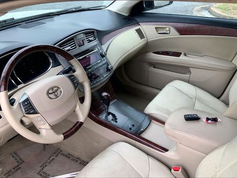 Used 2011 Toyota Avalon Limited FWD image 15