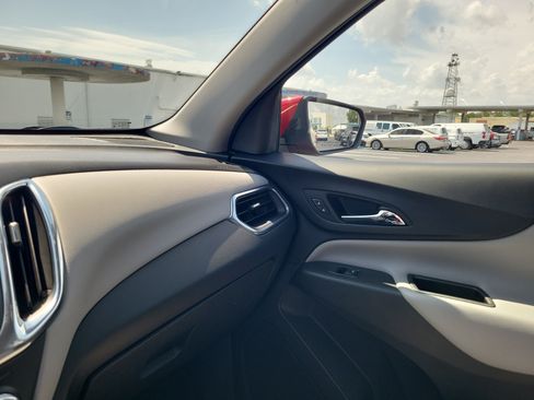 Used 2023 Chevrolet Equinox LT FWD image 28