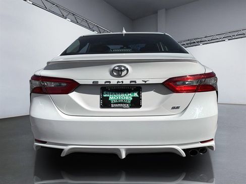 Used 2019 Toyota Camry SE image 6