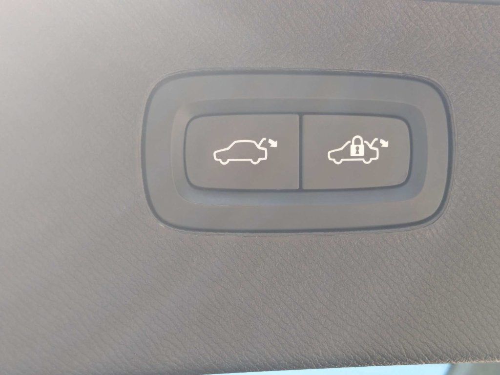Certified 2023 Volvo XC90 B6 Ultimate AWD/4WD image 19