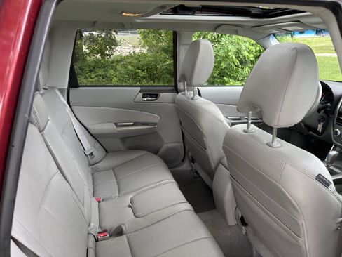 Used 2010 Subaru Forester 2.5X Limited AWD/4WD image 30