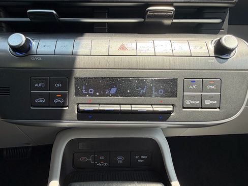 Used 2024 Hyundai Kona SEL FWD image 35