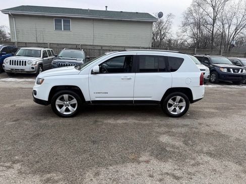 Used 2016 Jeep Compass Latitude image 2