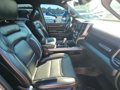 Used 2022 RAM 1500 Laramie AWD/4WD image 9