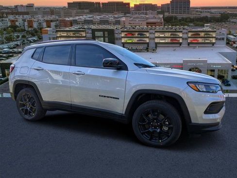 New 2026 Jeep Compass Latitude AWD/4WD image 1