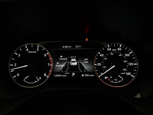 Used 2023 Nissan Rogue SL image 2