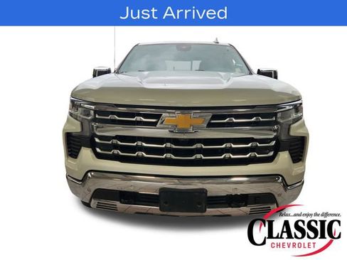 Used 2023 Chevrolet Silverado 1500 LTZ image 3
