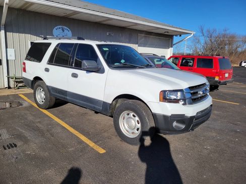 Used 2017 Ford Expedition XL image 2
