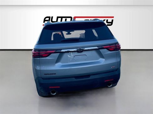 Used 2023 Chevrolet Traverse RS image 6