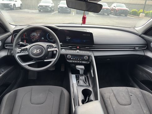 Used 2024 Hyundai Elantra SEL FWD image 9