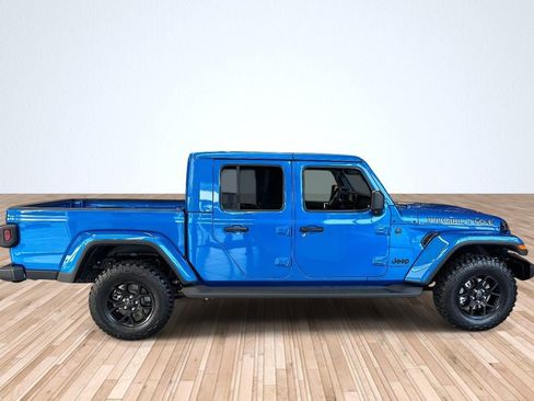 New 2025 Jeep Gladiator Sport image 4