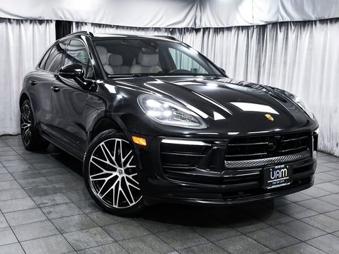 Used 2023 Porsche Macan AWD/4WD image 3