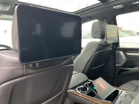 Used 2025 Cadillac Escalade Sport Platinum image 13