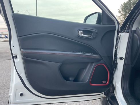 Used 2017 Jeep Compass Trailhawk w/ Leather Interior Group image 9