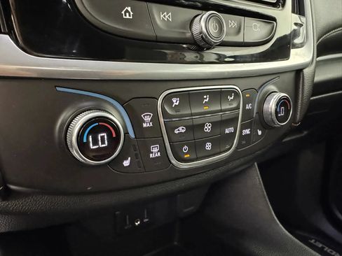 Used 2020 Chevrolet Traverse LT w/ LPO, Black Accent Package AWD/4WD image 21