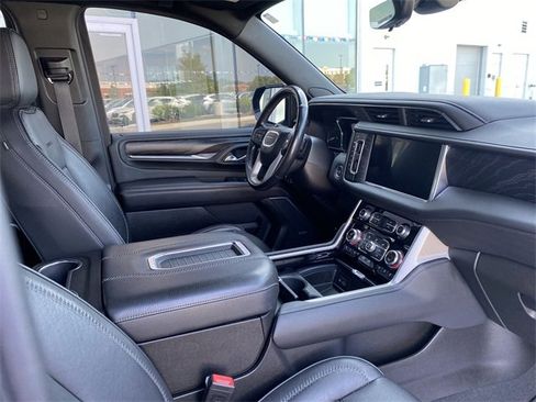 Used 2021 GMC Yukon XL Denali w/ Denali Ultimate Package image 28