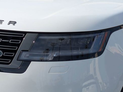 New 2026 Land Rover Range Rover Long Wheelbase SE image 9