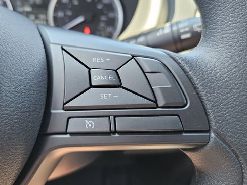 Used 2025 Nissan Kicks Play S image 13